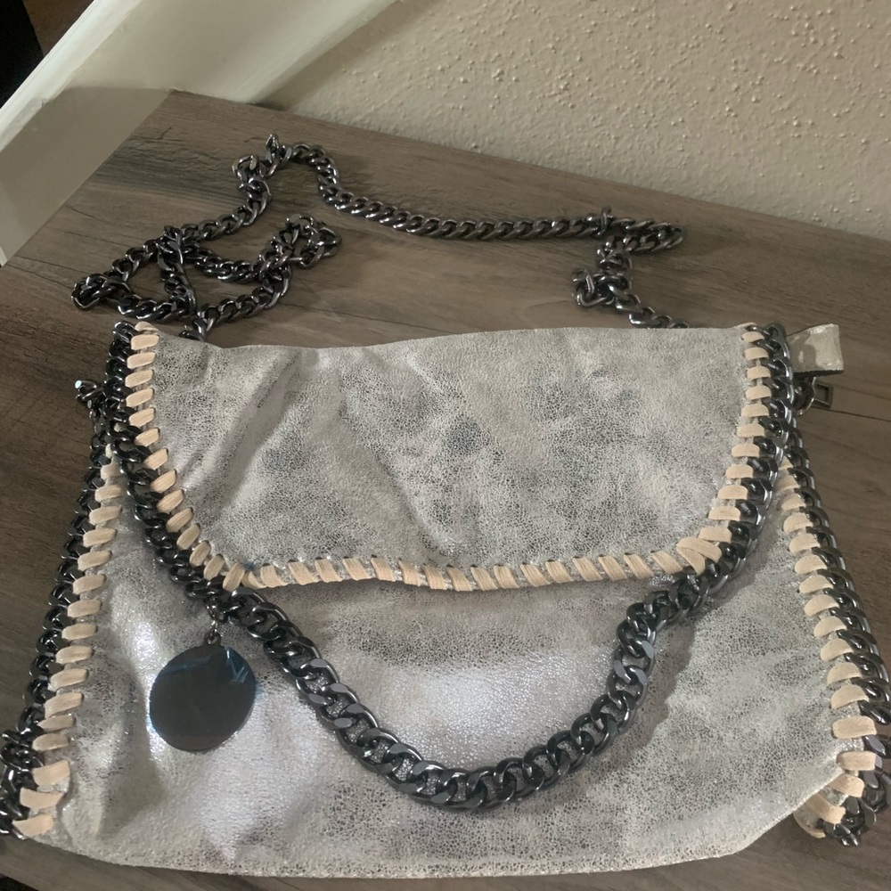 Stylish Chain-Embellished Silver and Cream Bag